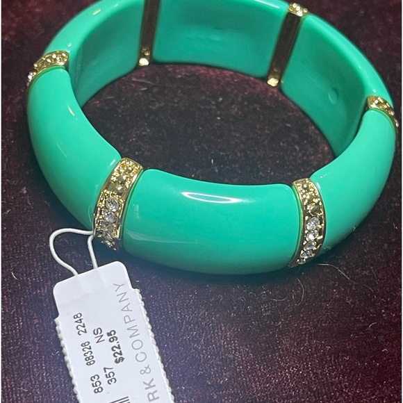 Meet your Posher, Lanitha - Picture 2 of 3